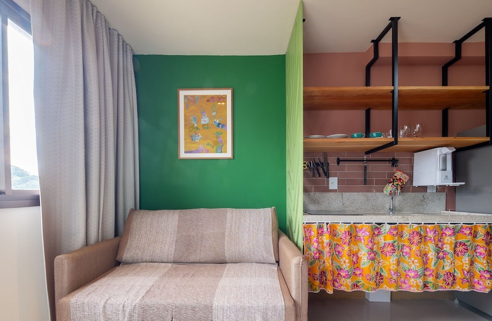 Apartamentos em Prédio c/Academia na Ondina-SSA-HOA