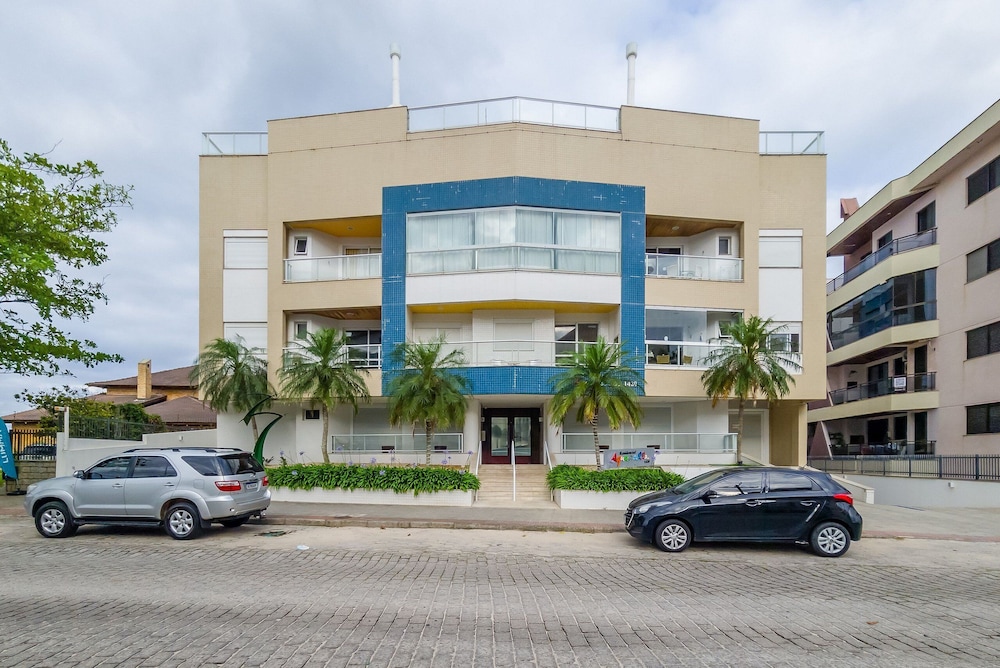 Foot in the Sand Condominium With Pool in Florianopolis - EAR