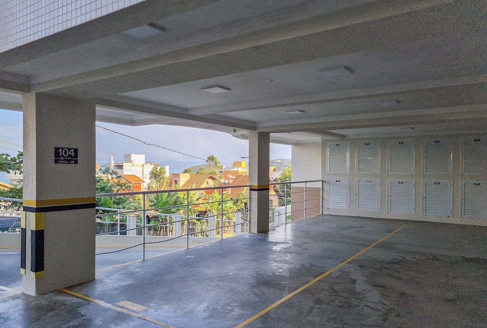 Apt Sea View w/ BBQ in Bombinhas Arn0104