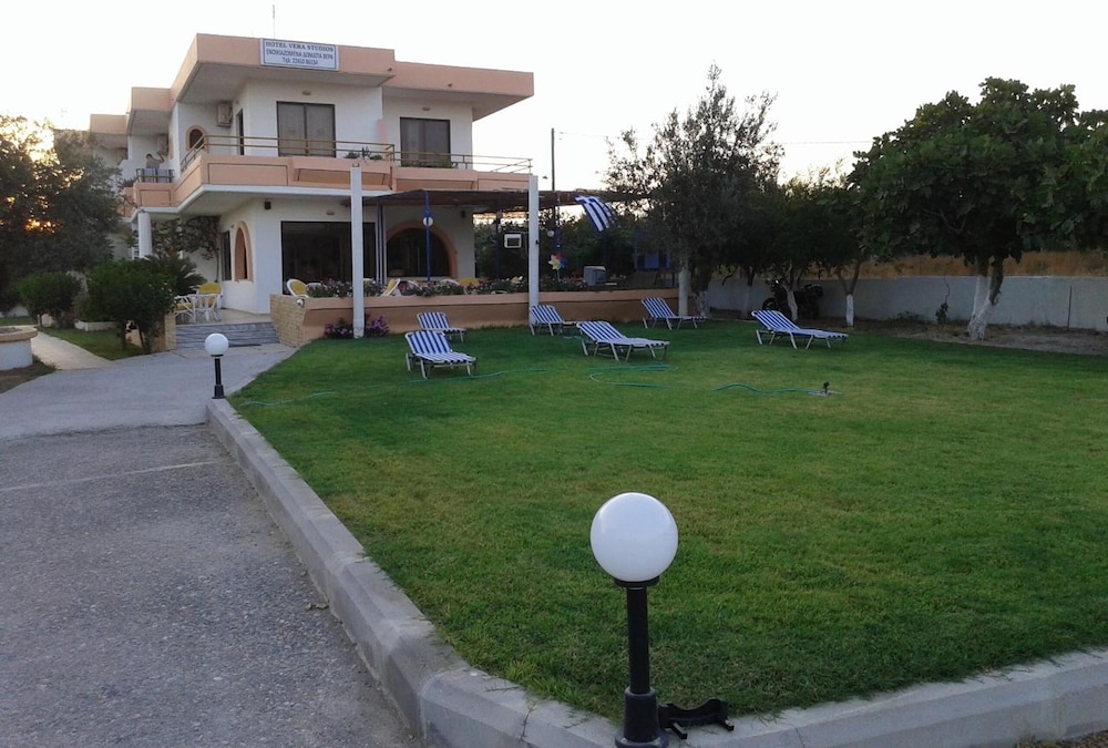 Vera Studios