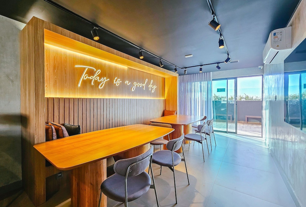 Art Studio by VLV Stays