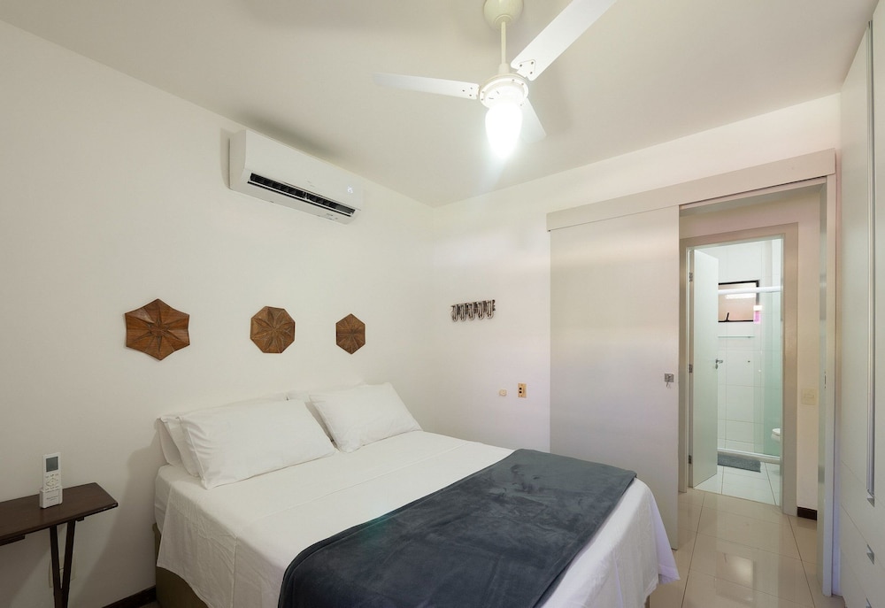 Condominium With Gym and Pool in Guarajuba - Camacari GSH