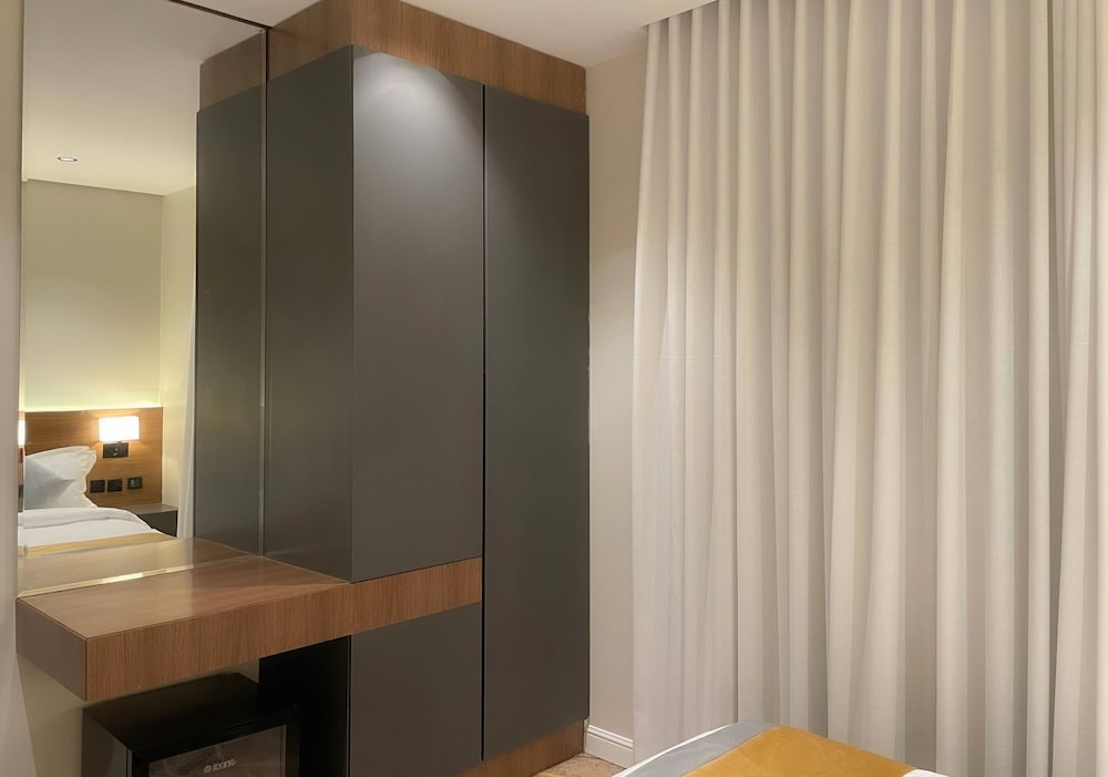 Arjan Park Apartments