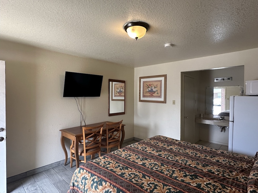 Travel Inn By OYO La Marque Texas City I-45