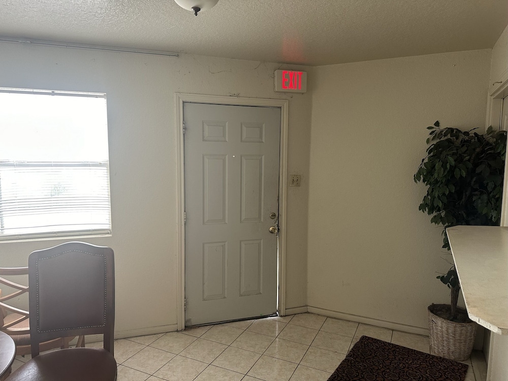 Travel Inn By OYO La Marque Texas City I-45