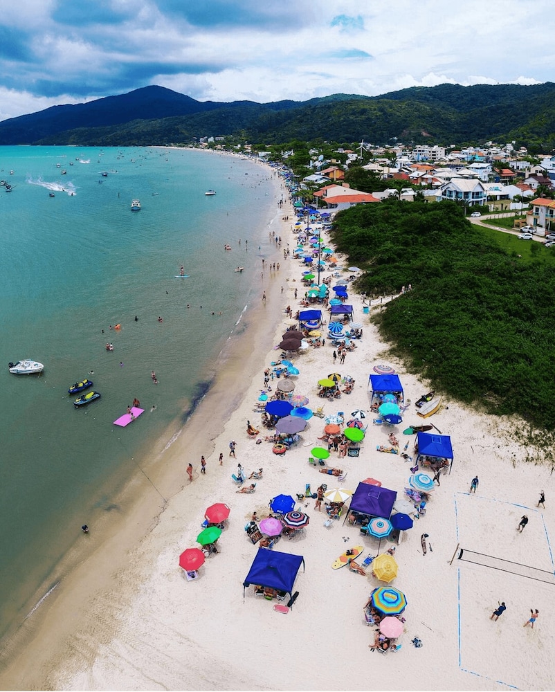 Cobertura com Piscina na praia de Bombas