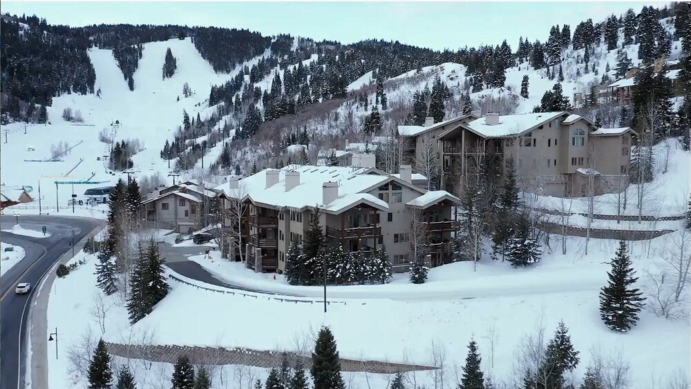Pine Inn at Trail's End Lodge - Two Bedroom Residence with Spa #7 2 Condo