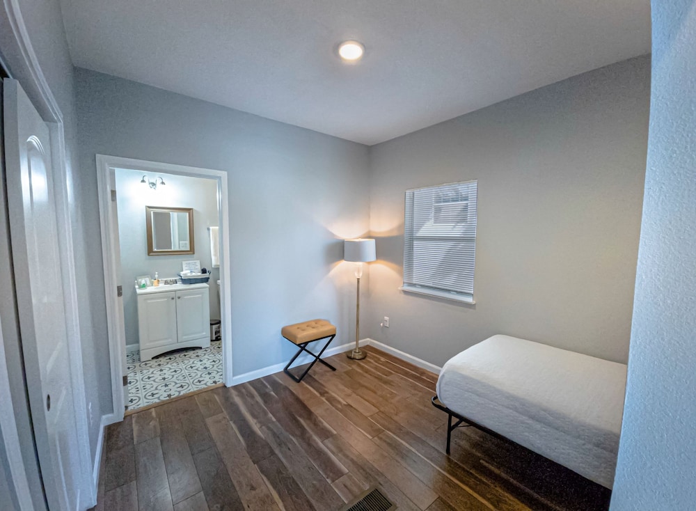Magnificent Large Home Near Downtown view 5