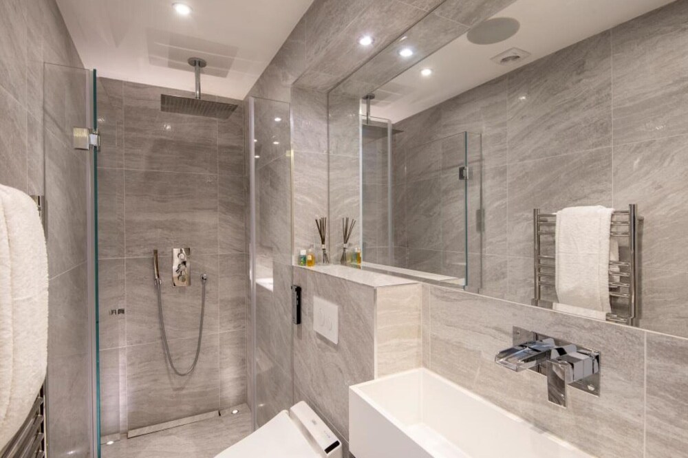 Stunning 5-bed House in London