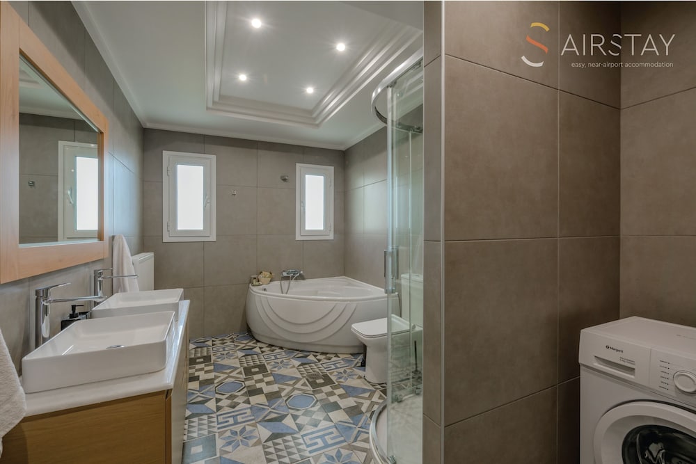 Jaax Apartment Airport by Airstay