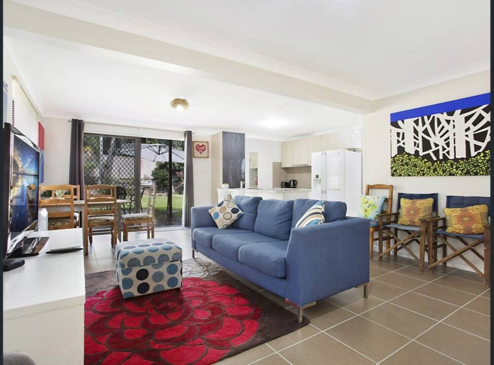 Cheerful 3 Bedroom Home in Ashmore