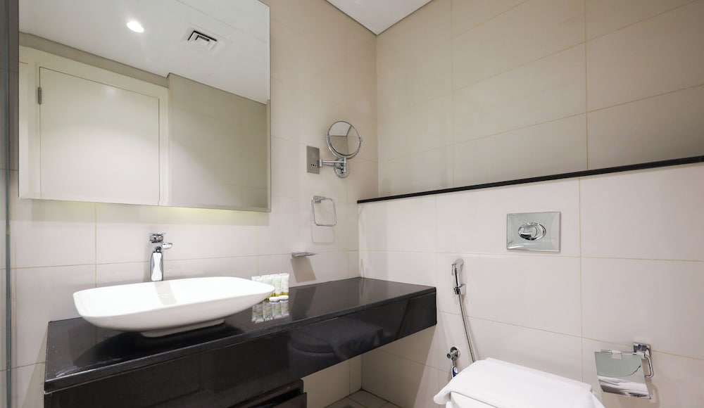Majestine Stylish Studio with Canal View