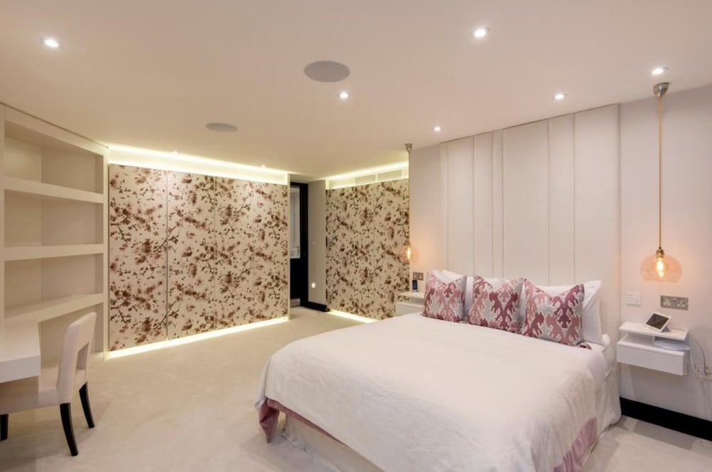 Stunning 5-bed House in London