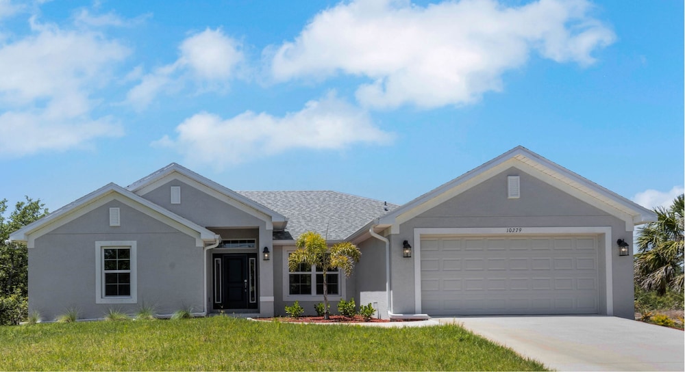 New Poolside Home in South Gulf Cove! Beaches Boca Grande, Manasota, Siesta Key & Venice