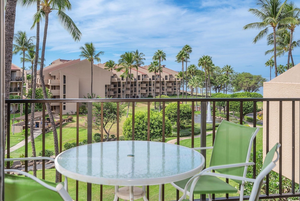 Kamaole Sands 2-406 - Luxurious Renovation - Penthouse Ocean Views - Split AC