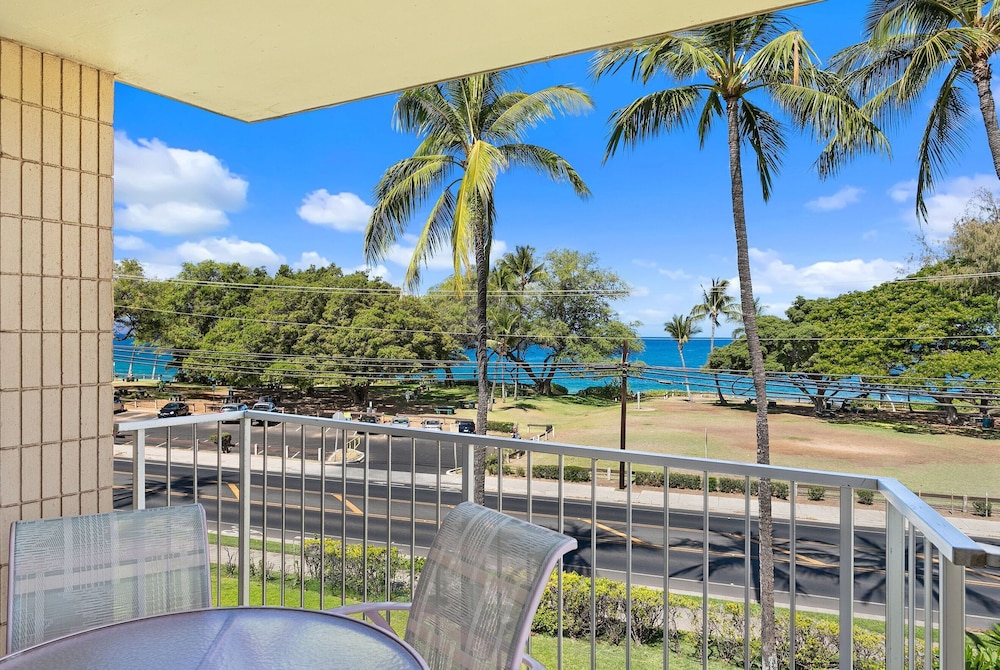 Haleakala Shores A-301 - Golden Sand Beaches, Ocean Views, Sleeps 6, Split AC!