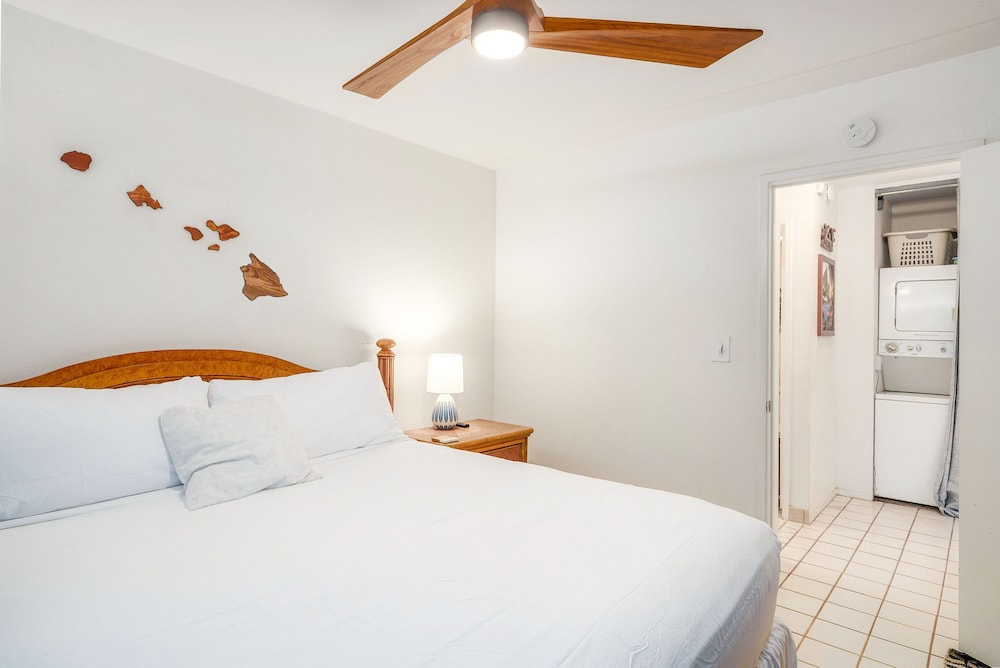 Budget Friendly - Kihei Akahi C-608, Ocean Views, Short Walk to Kamaole Beach II