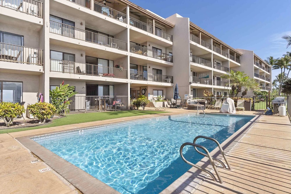 Lauloa 410 - Top Floor, Oceanfront Lanai, Molokini & Halaeakala Views, Split A/C