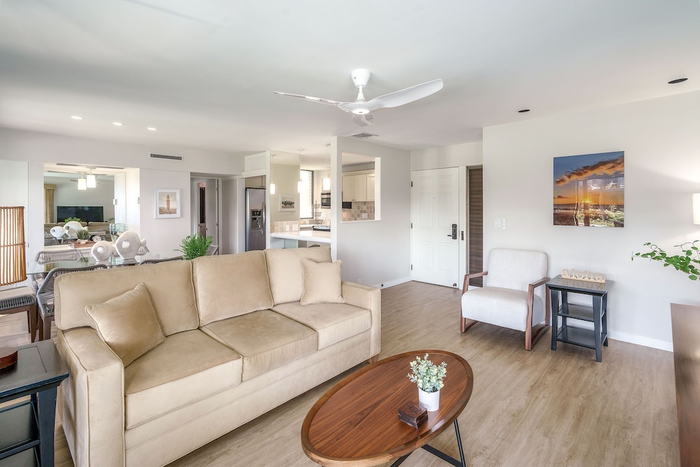 Luxurious Oceanfront Condo at Wailea Elua Village - Unit 1201, Central AC, Wi-fi
