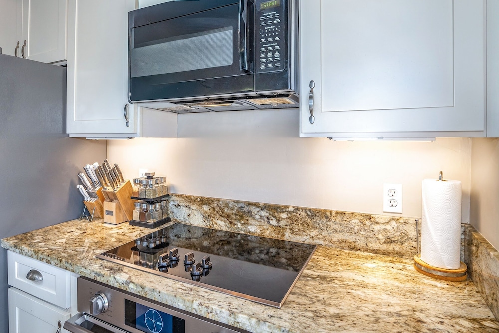 Wailea Ekolu 510 - Ocean Views, Private Lanais, Renovated 2-story With Split AC!