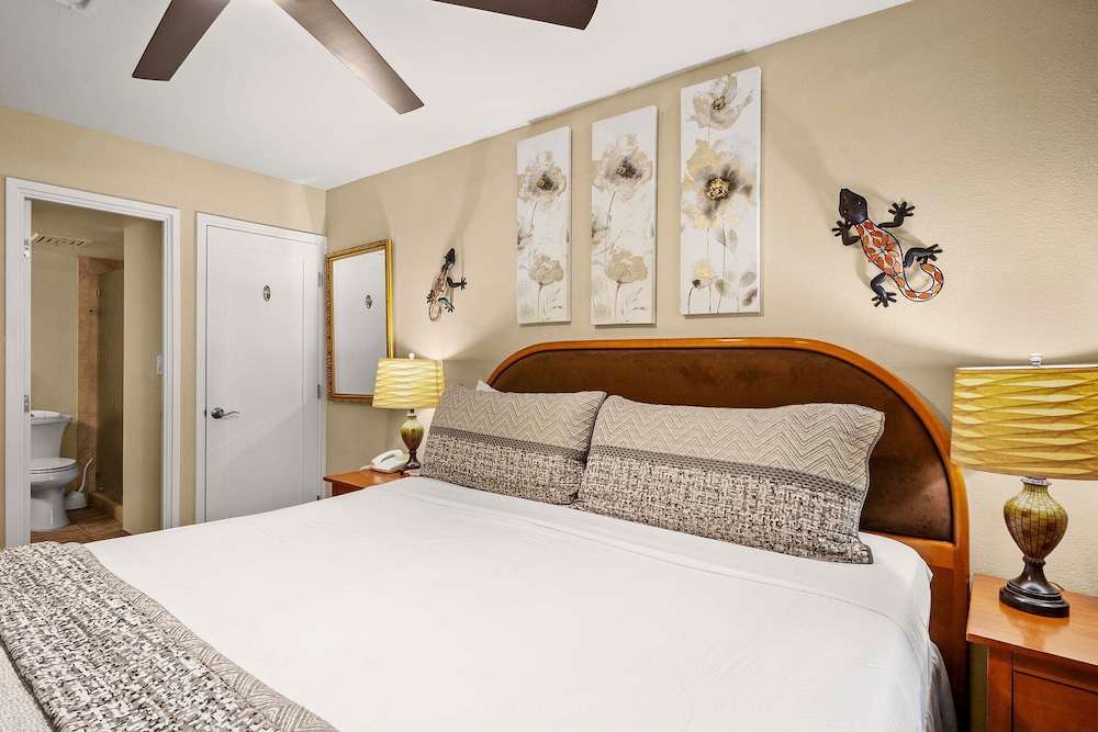 Kamaole Sands 7-109 - Romantic Getaway, Beautiful Renovation, Large Lanai, & AC!