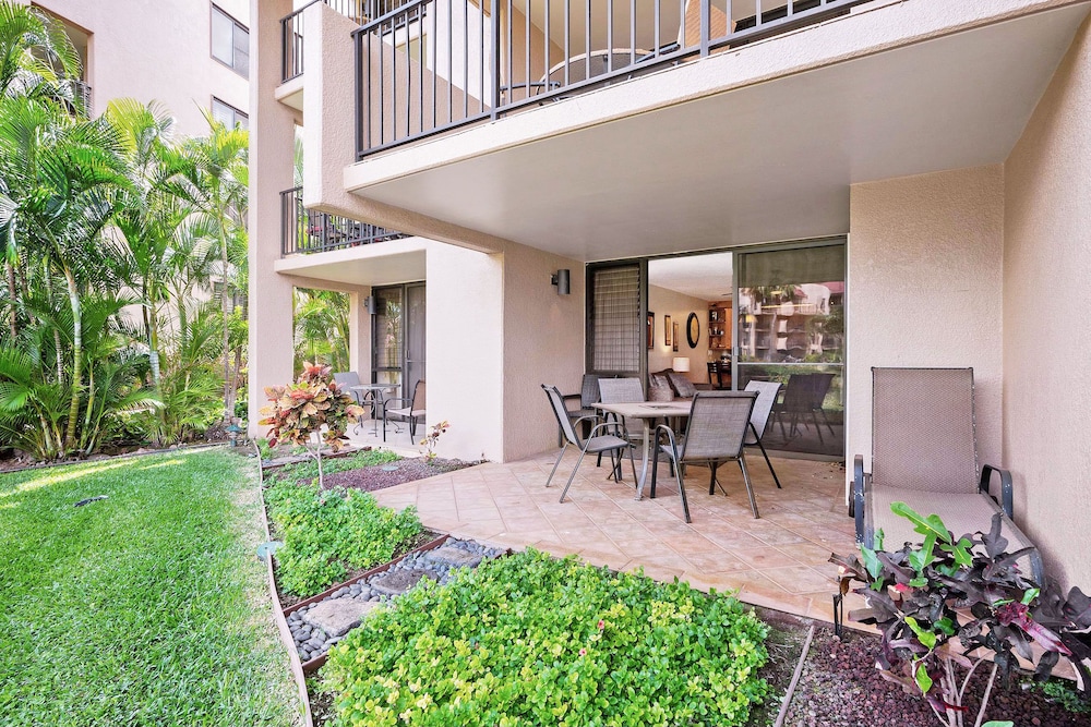 Kamaole Sands 7-109 - Romantic Getaway, Beautiful Renovation, Large Lanai, & AC!