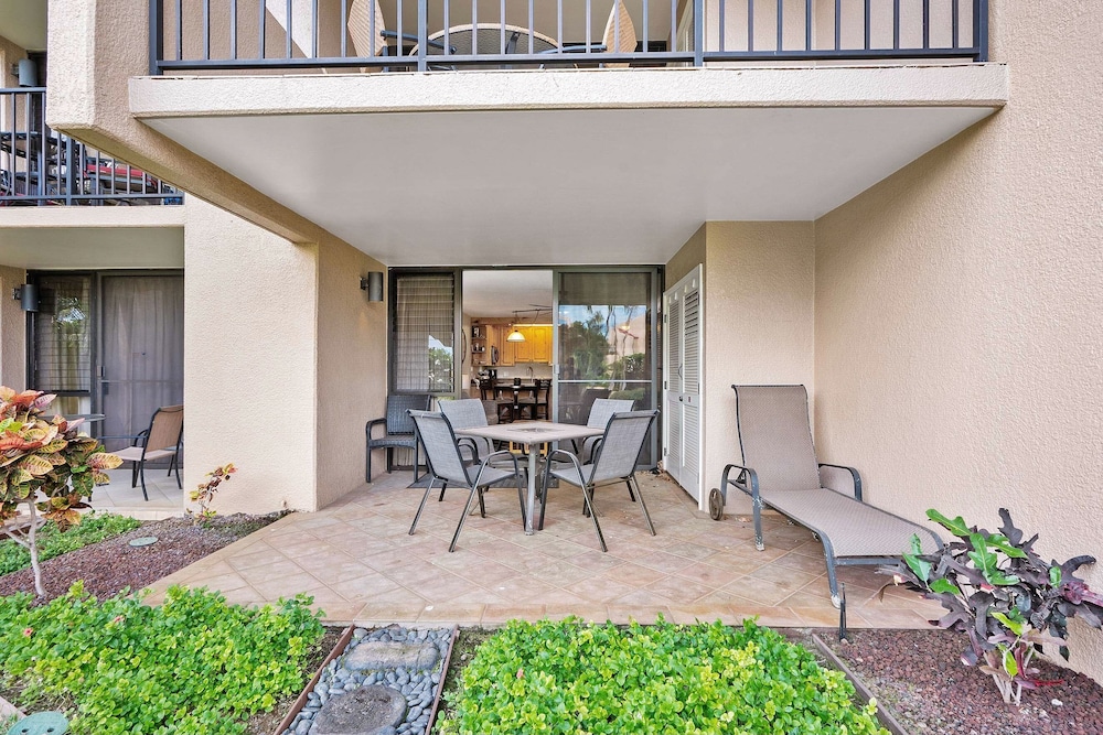Kamaole Sands 7-109 - Romantic Getaway, Beautiful Renovation, Large Lanai, & AC!
