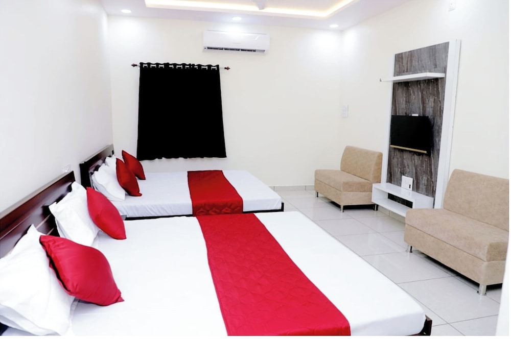 Hotel J-Laxmi Palace