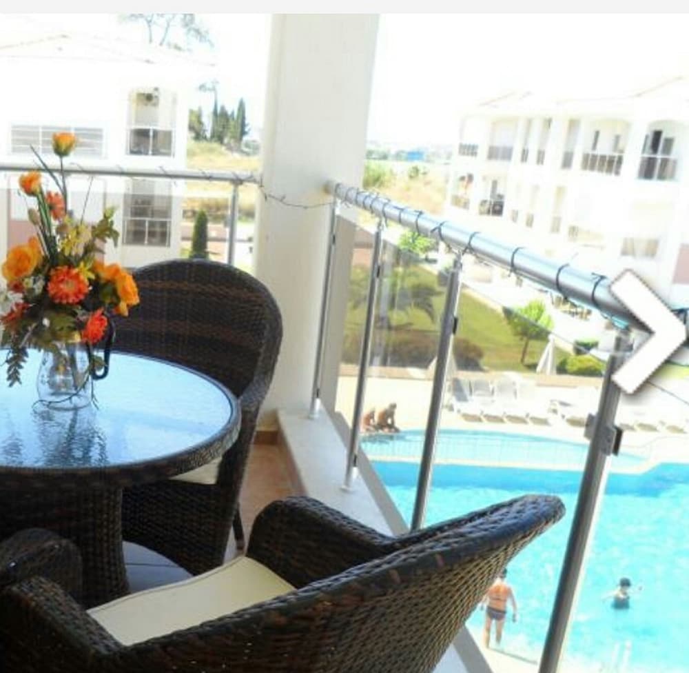 Four Seasons I -10 With 2 Bedrooms Guarantees a Wonderful Holiday