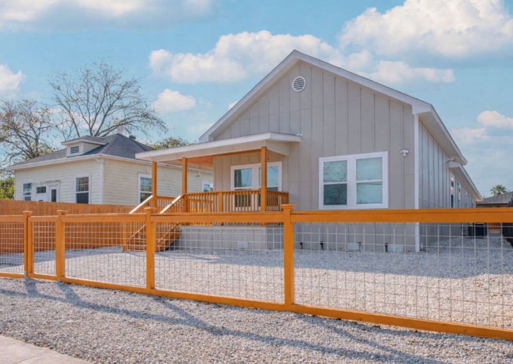 Peaceful Stays With Easy Access to Downtown