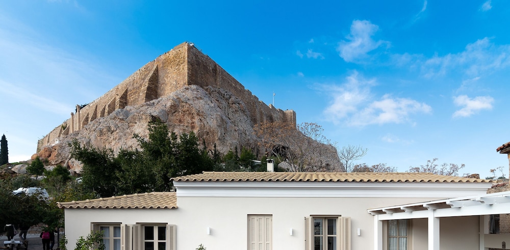 Acropolis Suites