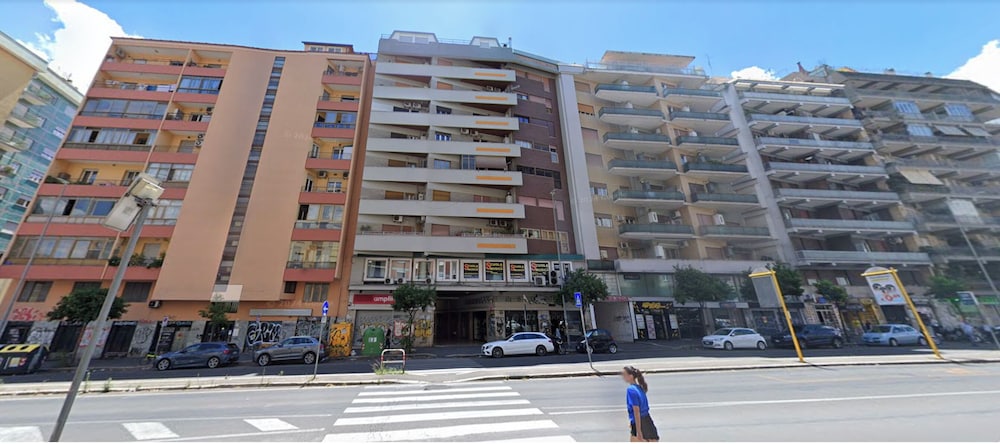 Tiburtina Urban Rooms
