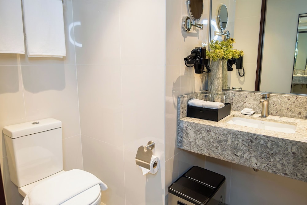 Modern City Stay Near Manila Bay
