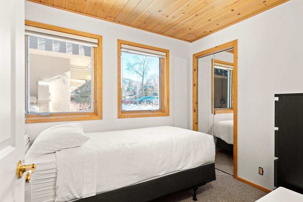 Central Aspen Condo Walk to Gondola & Ruby Park - LC5 by RedAwning view 5