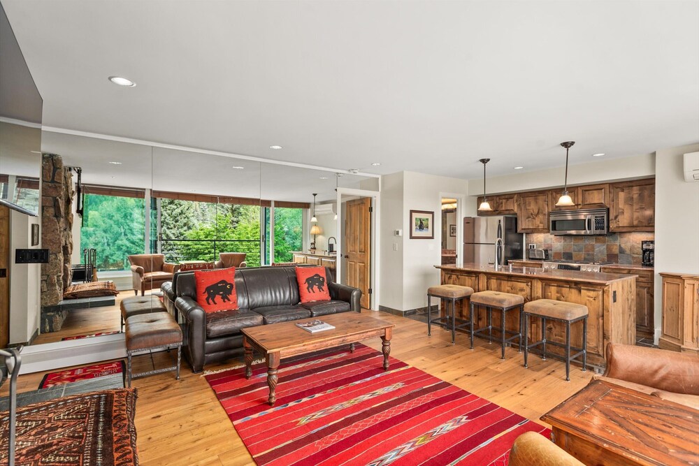 Durant Condominiums by Frias