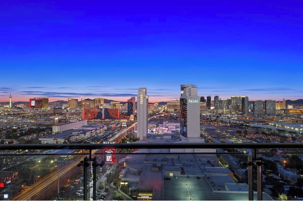 Ava's Suite 37th FLR PALMS PLACE