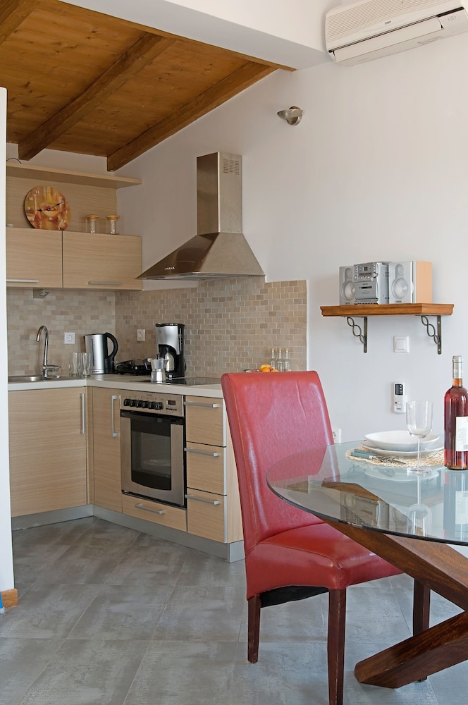 Poikilma Alonissos Villas
