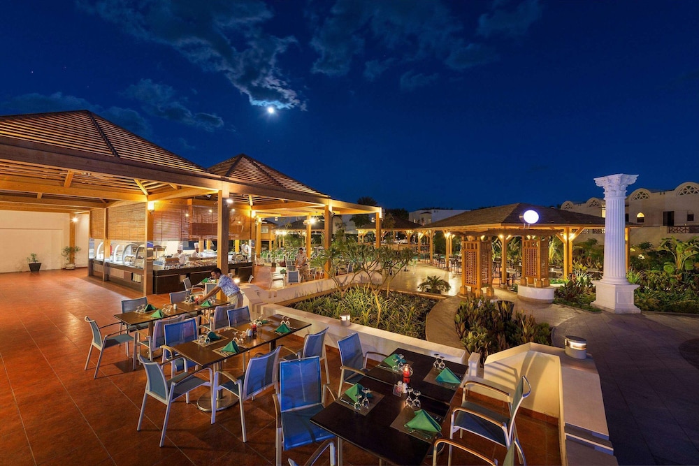 SENTIDO Reef Oasis Aqua Park Resort
