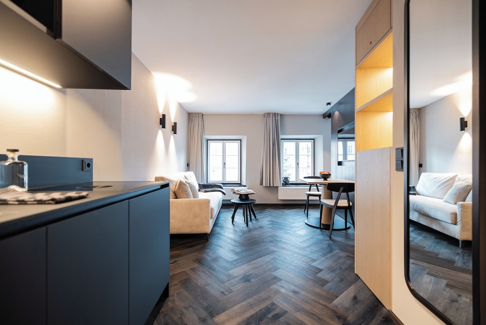Schwarzer Adler - Concept Living