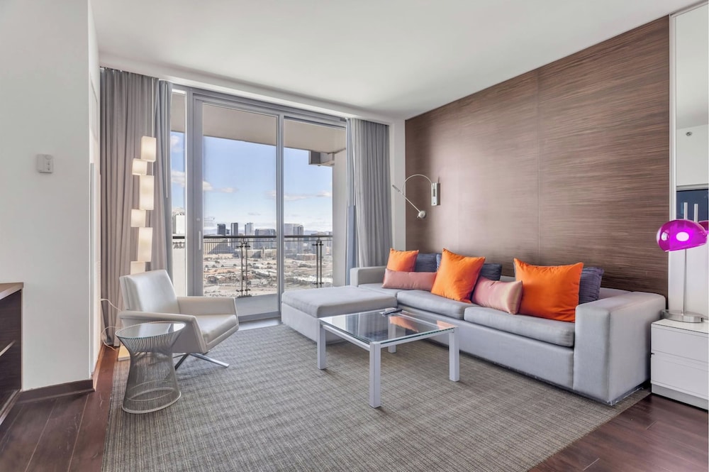 Ava's Suite 37th FLR PALMS PLACE