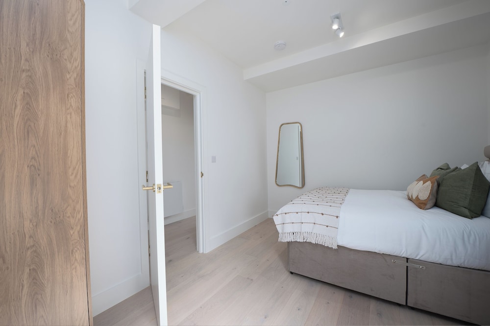VESTO Brighton