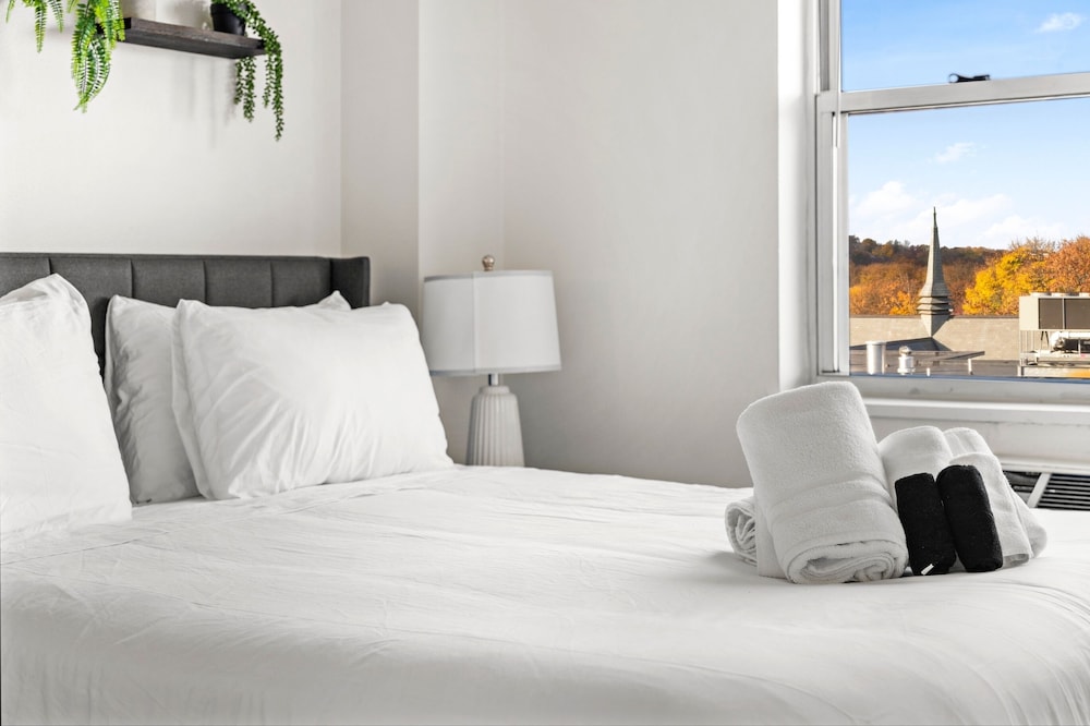 Furnished Apartment Near Longwood