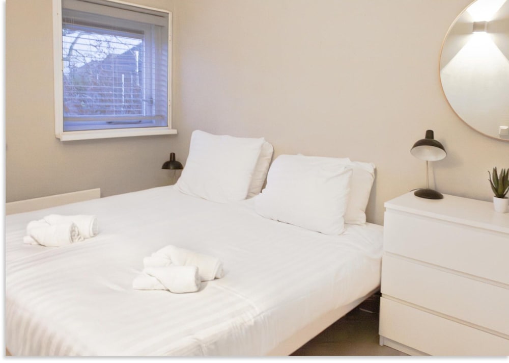 Holiday Home in Yn e Lijte With Water Sports