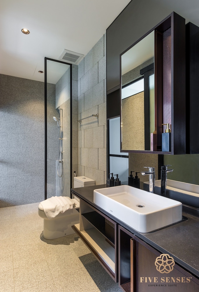 Scarletz Suites by Five senses