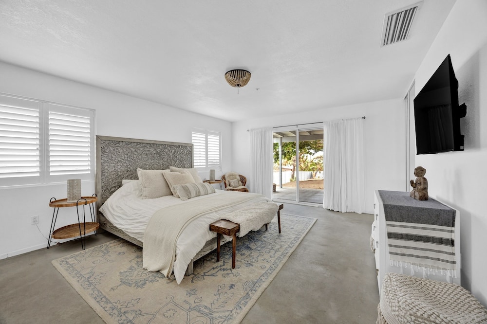 Casa Cosmic - Hot Tub & Fire Pit 3 Bedroom Home