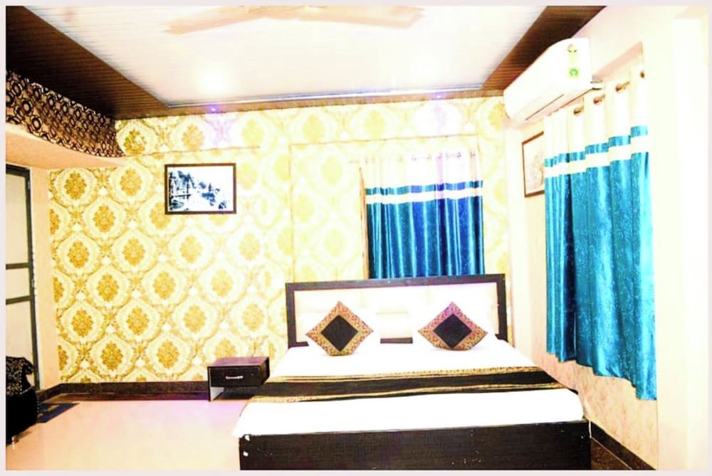 Hotel HR Kashi Viswanath Temple