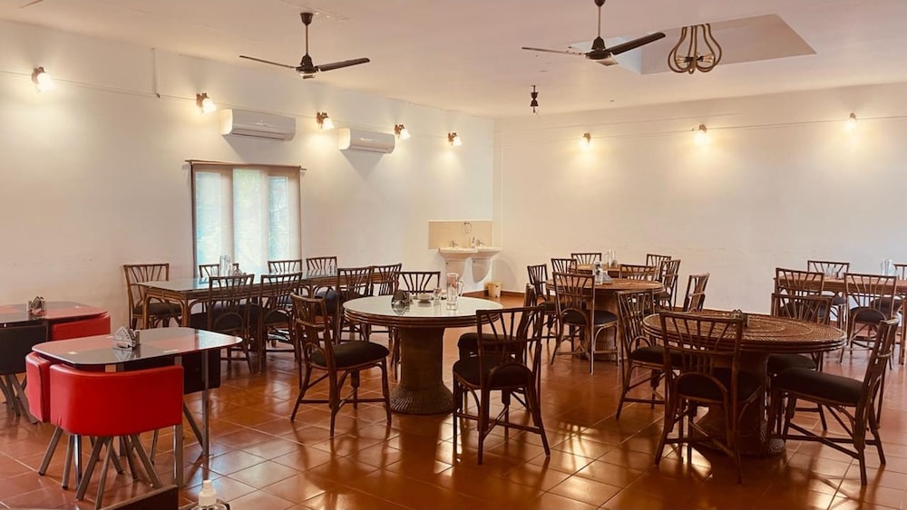 Goldfield Club & Lake Resort, Kumarakom