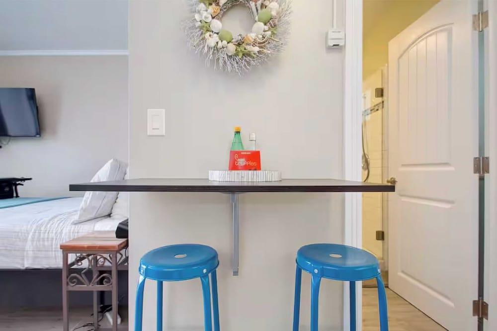 Coastal Condos With Dock Access Near Sand, Shops & Balboa Fun Zone
