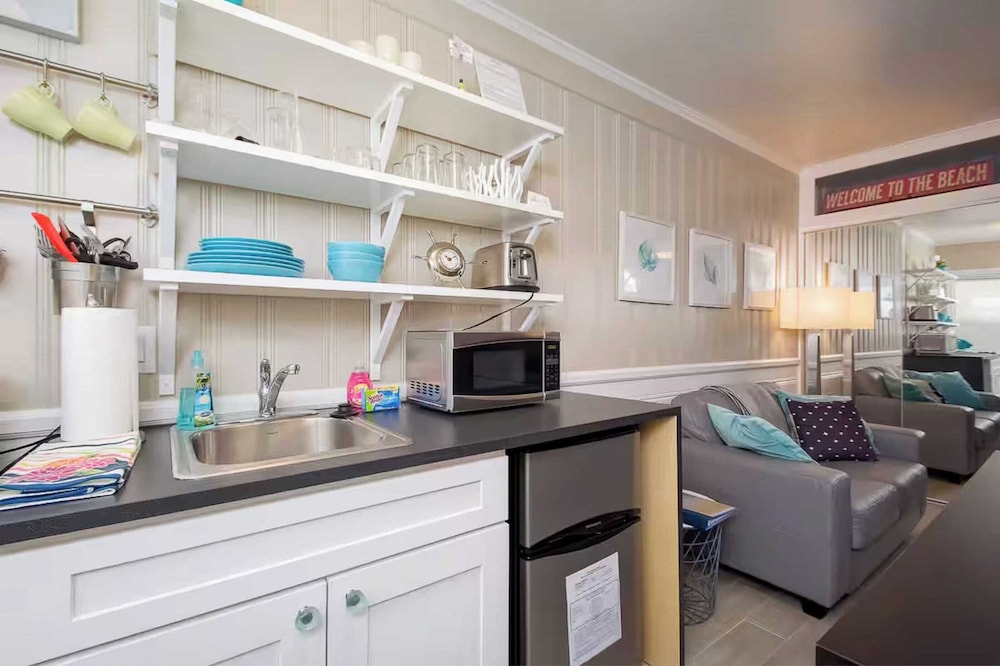 Coastal Condos With Dock Access Near Sand, Shops & Balboa Fun Zone