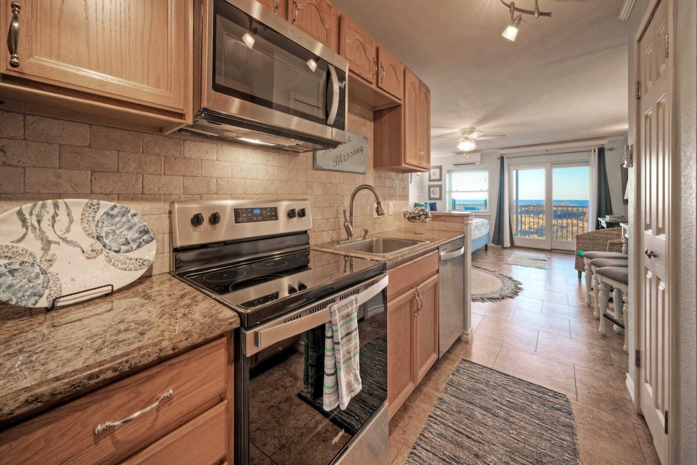 15 Condos, Sleeps 96 w/ Pools & Beach Access Island Retreat by Avantstay